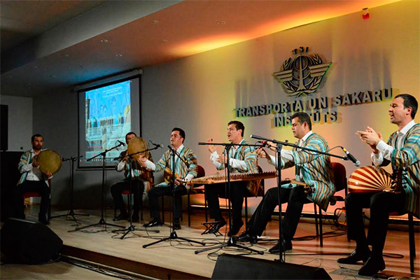 Узбекская национальная музыка в странах Прибалтики