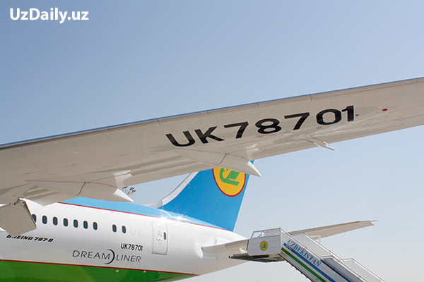 Dreamliner arrives in Uzbekistan