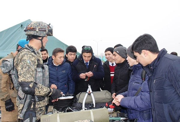В Ташкенте впервые прошел военно-патриотический фестиваль молодежи